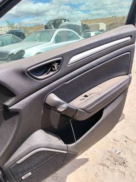 Foto de GUARNECIDO PUERTA DELANTERA DERECHA RENAULT MEGANE IV BERLINA 5P