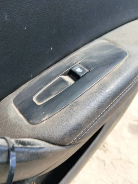 Foto de MANDO ELEVALUNAS DELANTERO DERECHO RENAULT MEGANE IV BERLINA 5P