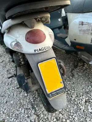 Foto de COLIN TRASERO PIAGGIO (VESPA) LIBERTY LIBERTY 49 cm3 - 3.4 kW (0 CV / 0 KW)