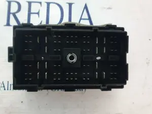 Foto de CAJA RELES / FUSIBLES CHEVROLET LACETTI 1.4 CAT (95 CV / 70 KW) referencia 96451738 foto 2
