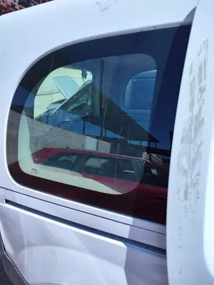 Foto de LUNA CUSTODIA TRASERA DERECHA RENAULT KANGOO II (F/KW0) 1.5 dCi Diesel CAT (86 CV / 63 KW)