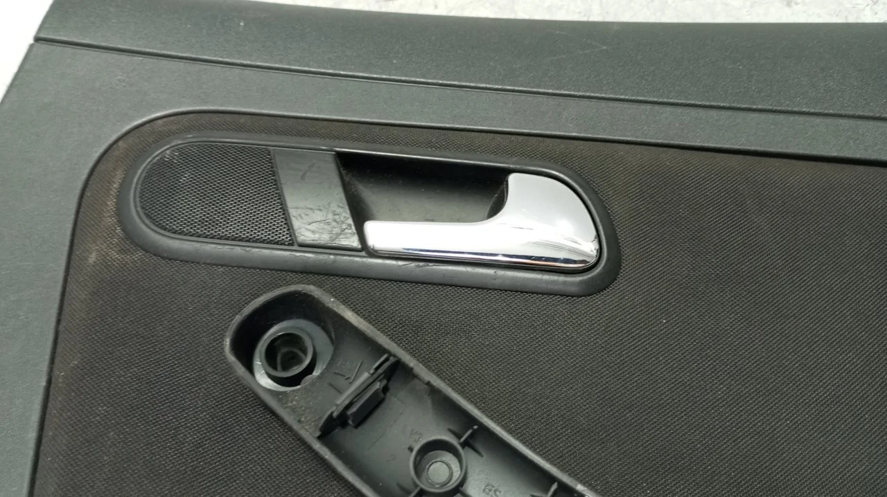 Foto de MANETA INTERIOR TRASERA DERECHA SEAT CORDOBA BERLINA (6L2) 1.4 16V (101 CV / 74 KW) referencia 6L4839114