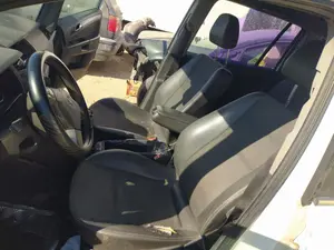 Foto de CINTURON SEGURIDAD DELANTERO IZQUIERDO OPEL ZAFIRA B 1.9 CDTI (120 CV / 88 KW) referencia 13242304 foto 2