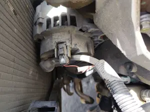 Foto de ALTERNADOR NISSAN PRIMERA BERLINA (P12) 2.2 16V Turbodiesel CAT (126 CV / 93 KW) referencia 23100AD210