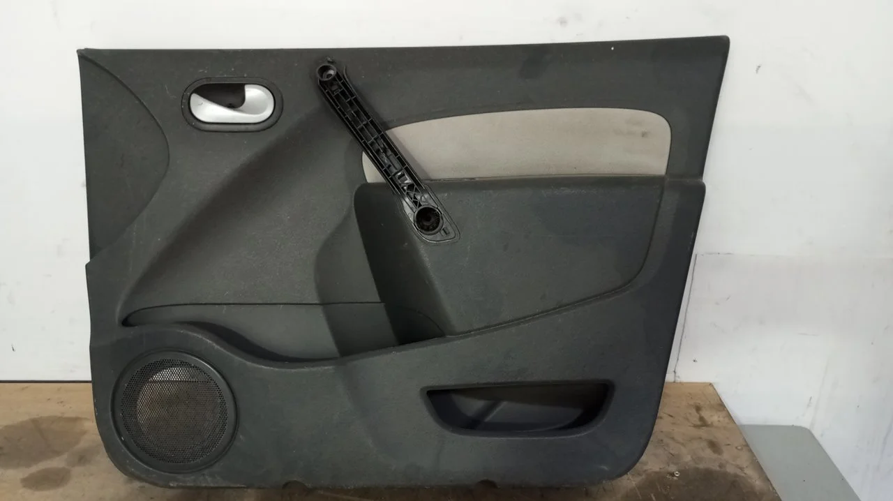 Foto de GUARNECIDO PUERTA DELANTERA DERECHA RENAULT KANGOO II (F/KW0) 1.5 dCi Diesel FAP (90 CV / 66 KW) referencia 8200616589