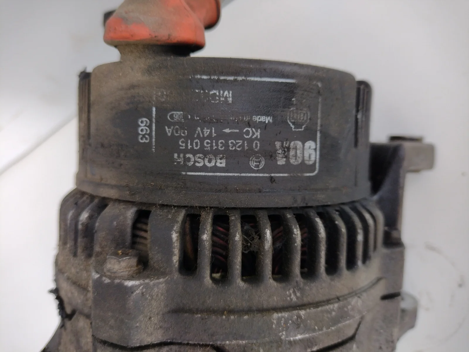 Foto de ALTERNADOR MITSUBISHI CARISMA BERLINA 4 (DA0) 1.8 16V CAT (116 CV / 85 KW) referencia 0123315015