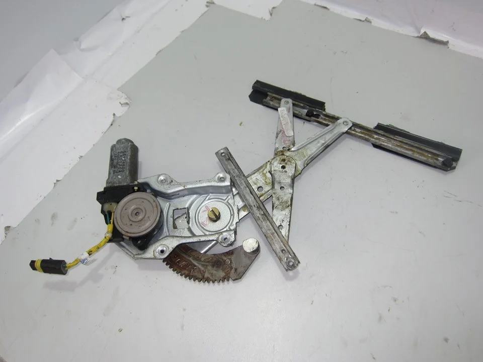 Foto de ELEVALUNAS TRASERO DERECHO CHRYSLER JEEP GR.CHEROKEE (ZJ)/(Z) 5.2 V8 CAT (212 CV / 156 KW) referencia 55154620