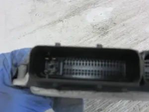 Foto de CENTRALITA MOTOR UCE VOLKSWAGEN GOLF IV BERLINA (1J1)(10.1997) 1.9 TDI (101 CV / 74 KW) referencia 038906012FB foto 3