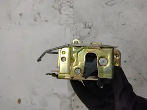 Foto de CERRADURA PUERTA TRASERA IZQUIERDA DAEWOO ESPERO referencia 90159254 foto 4