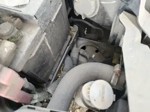 Foto de DEPOSITO EXPANSION MITSUBISHI COLT CZ3 BERL. 5 (Z30A) 1.1 CAT (75 CV / 55 KW)