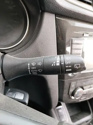 Foto de MANDO MULTIFUNCION NISSAN QASHQAI (J11E) 1.2 16V CAT (116 CV / 85 KW) foto 2
