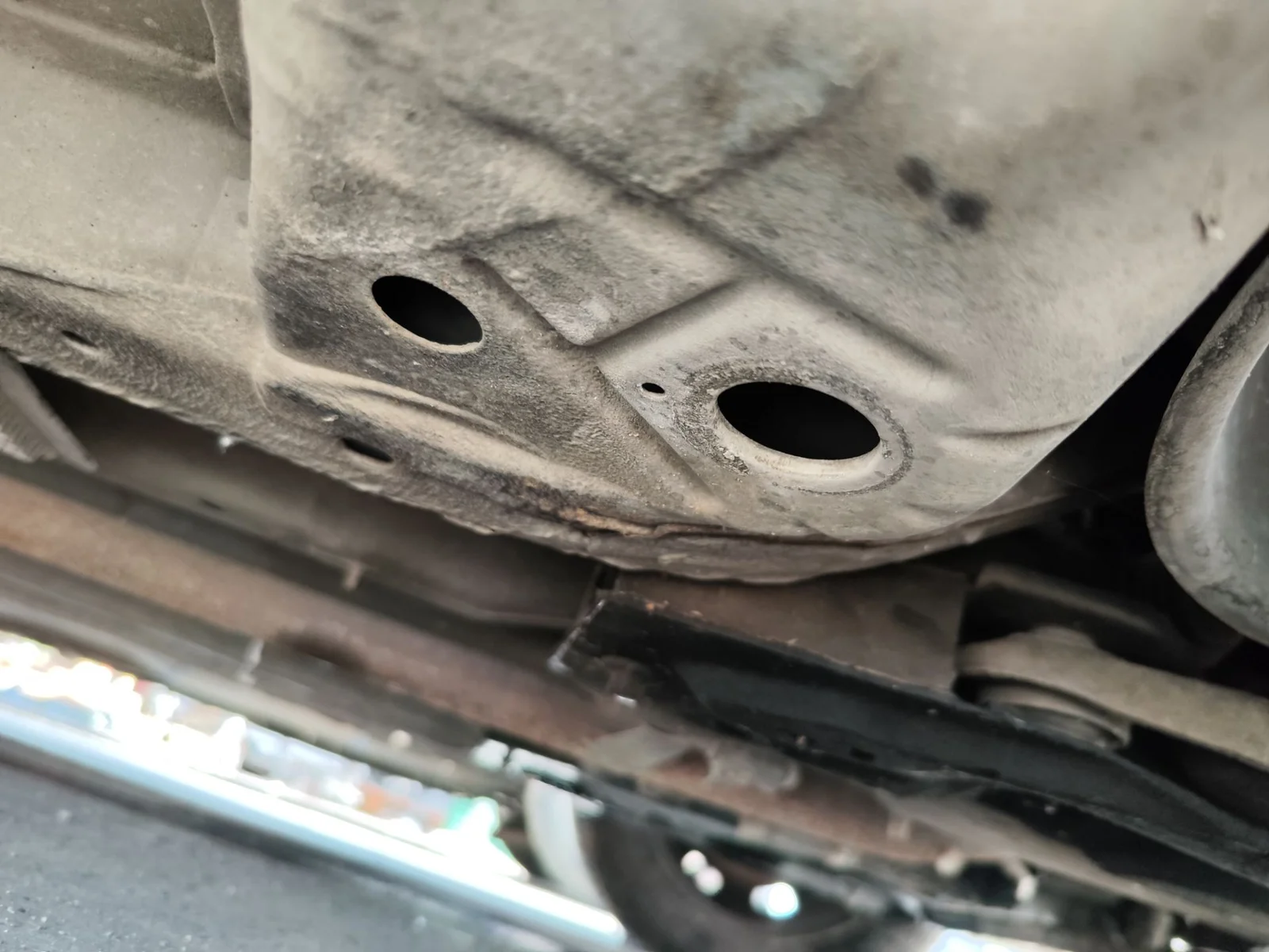 Foto de TUBO ESCAPE TRASERO PEUGEOT 207 1.4 HDi (68 CV / 50 KW)