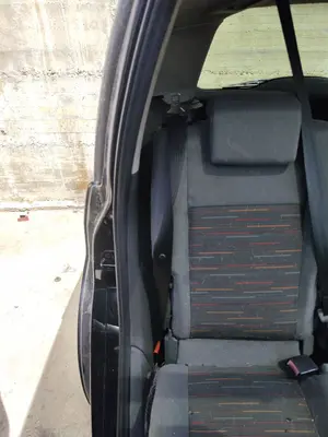 Foto de CINTURON SEGURIDAD TRASERO DERECHO FORD C-MAX (CB3)(2007) 1.8 TDCi Turbodiesel CAT (116 CV / 85 KW)