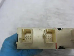 Foto de MOTOR ELEVALUNAS DELANTERO DERECHO CITROEN C5 BERLINA 2.2 HDi FAP CAT (4HX / DW12ED4) (133 CV / 98 KW) referencia 9649304480 foto 8