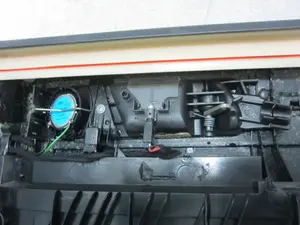 Foto de MANETA INTERIOR TRASERA IZQUIERDA AUDI ALLROAD QUATTRO QUATTRO (4B5) 2.5 V6 24V TDI (180 CV / 132 KW) referencia 4B0839019 foto 2