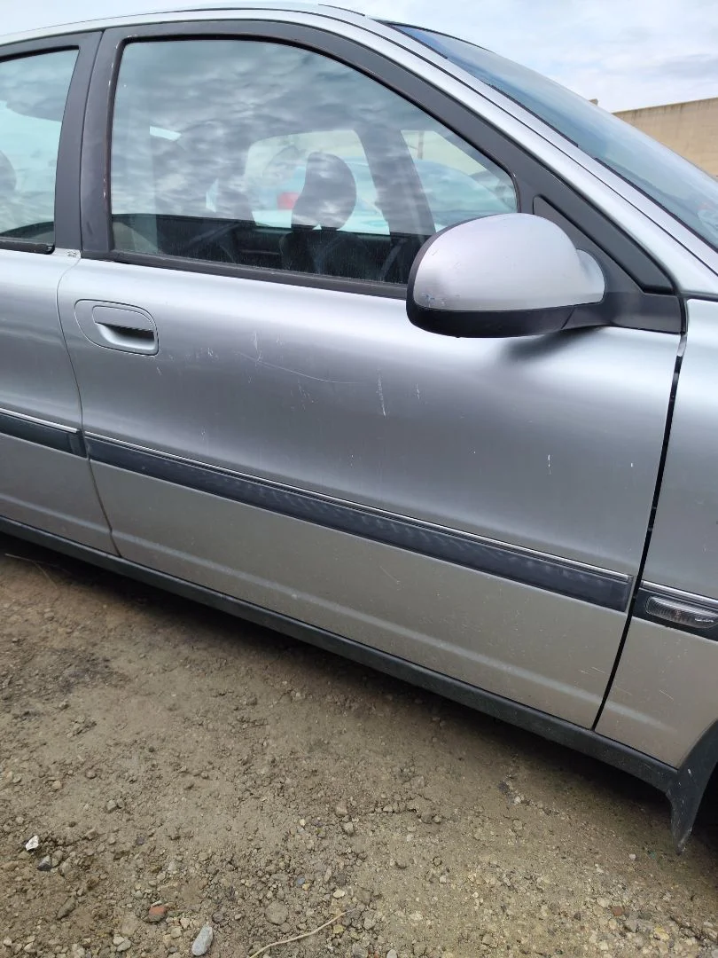 Foto de PUERTA DELANTERA DERECHA VOLVO S80 BERLINA 2.4 Diesel CAT (163 CV / 120 KW) referencia 30649110
