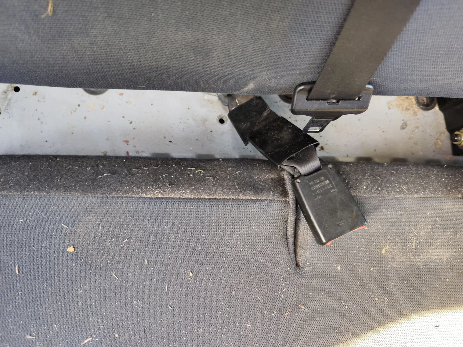 Foto de ENGANCHE CINTURON TRASERO DERECHO CITROEN C3 1.4 (73 CV / 54 KW)