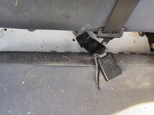 Foto de ENGANCHE CINTURON TRASERO DERECHO CITROEN C3 1.4  (73 CV / 54 KW)