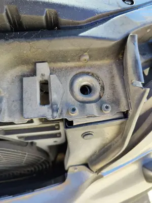 Foto de CERRADURA CAPO BMW SERIE X5 (E53) 3.0 Turbodiesel CAT (218 CV / 160 KW) foto 2