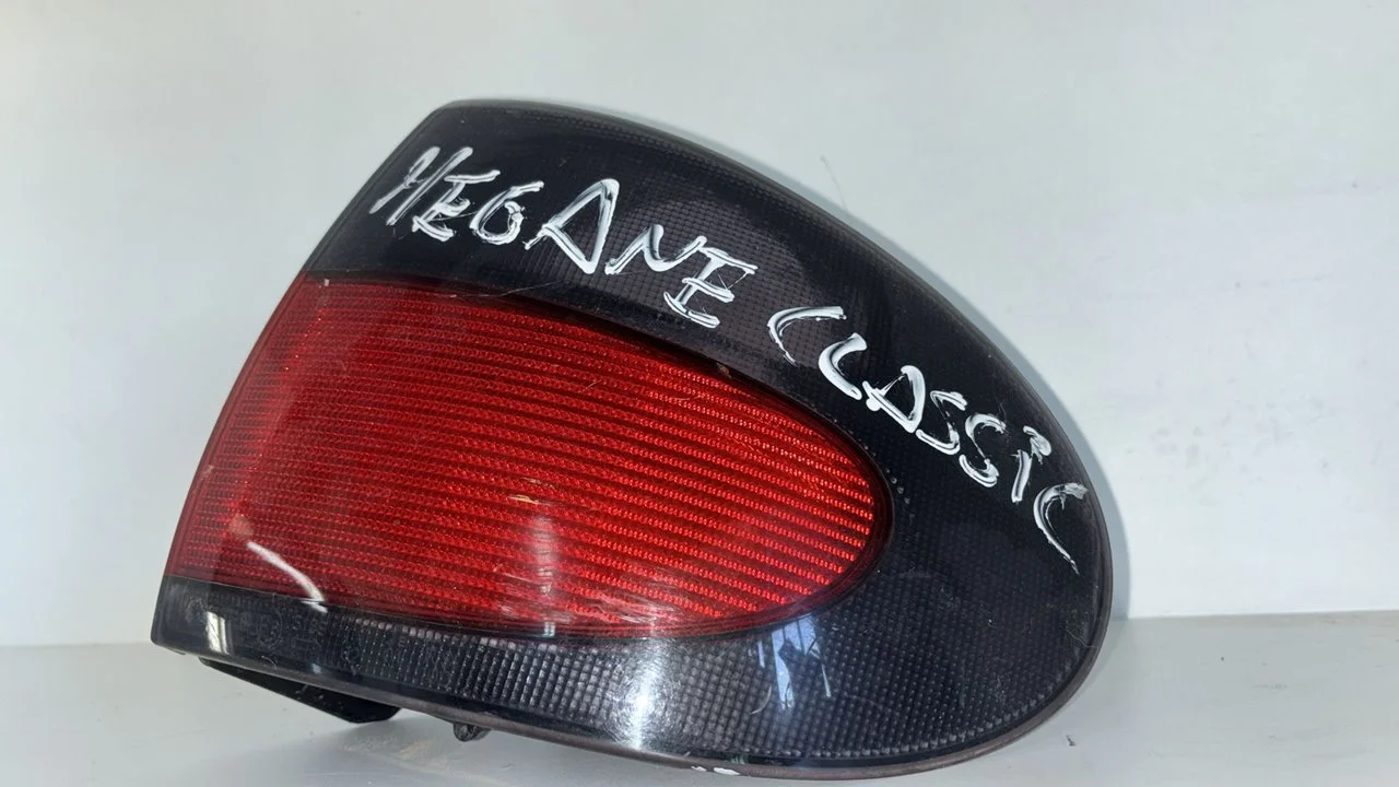 Foto de PILOTO TRASERO DERECHO RENAULT MEGANE I CLASSIC (LA0) referencia 8717475000092