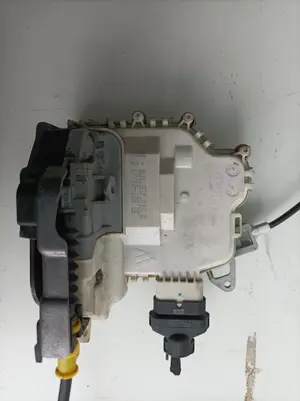 Foto de CERRADURA PUERTA DELANTERA DERECHA AUDI A4 AVANT (8K5) referencia 8J1837016F foto 4