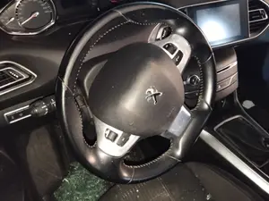 Foto de VOLANTE PEUGEOT 308