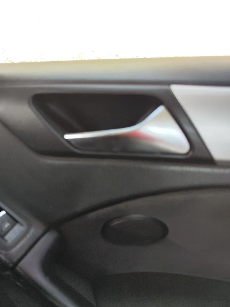 Foto de MANETA INTERIOR TRASERA DERECHA VOLKSWAGEN GOLF VI (5K1)(10.2008) 2.0 TDI (110 CV / 81 KW)