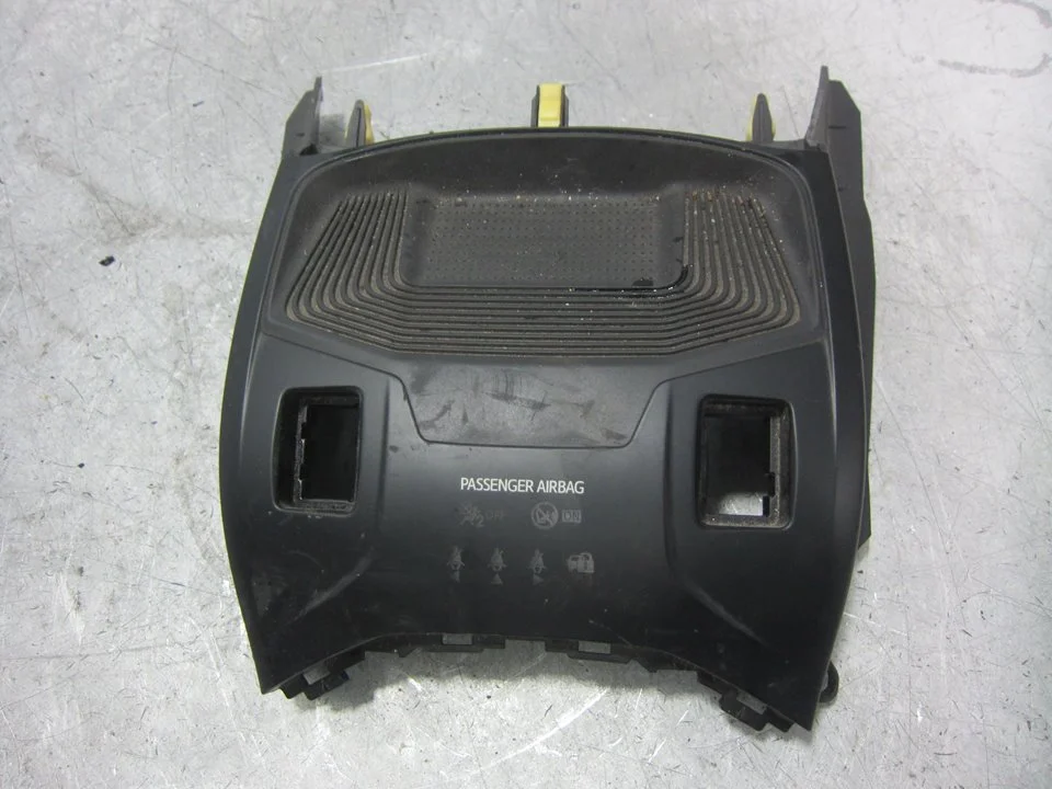 Foto de MODULO ELECTRONICO TOYOTA AVENSIS CROSS SPORT (T27) 1.8 16V CAT (147 CV / 108 KW) referencia 58804-05250