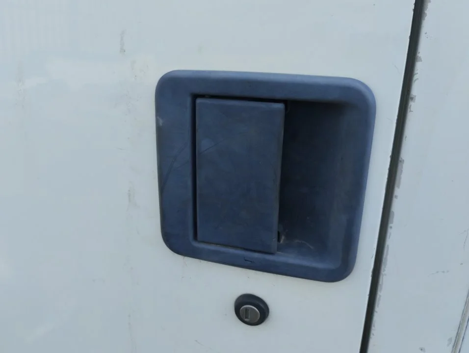 Foto de MANETA EXTERIOR DELANTERA IZQUIERDA FIAT DUCATO II COMBI 2.8 TDI CAT (122 CV / 90 KW)