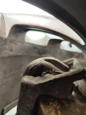 Foto de PINZA DE FRENO TRASERA IZQUIERDA AUDI A4 AVANT (8E) 3.0 V6 24V TDI (233 CV / 171 KW) referencia 8E0615423H