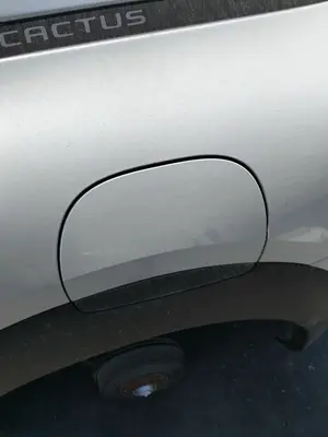 Foto de TAPA EXTERIOR COMBUSTIBLE CITROEN C4 CACTUS 1.2 12V VTi (82 CV / 60 KW)