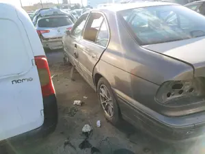 Foto de TRANSMISION DELANTERA IZQUIERDA BMW SERIE 5 BERLINA (E39) 2.0 16V Diesel CAT (136 CV / 100 KW)