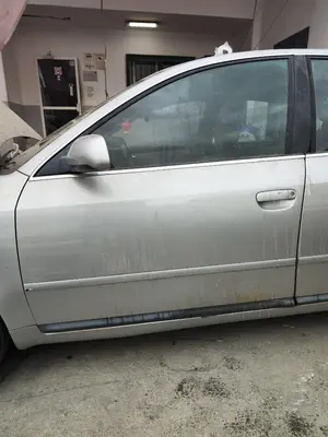 Foto de PUERTA DELANTERA IZQUIERDA AUDI A6 BERLINA (4B2) 2.5 V6 24V TDI (150 CV / 110 KW)