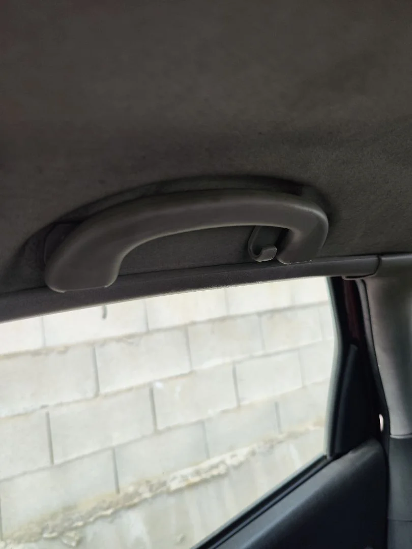 Foto de ASIDERO TECHO TRASERO DERECHO FORD FOCUS BERLINA (CAK) 1.6 16V CAT (101 CV / 74 KW)