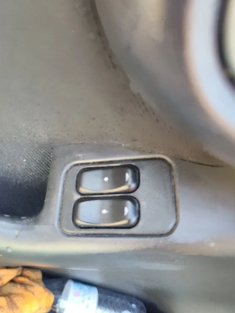 Foto de MANDO ELEVALUNAS DELANTERO IZQUIERDO OPEL CORSA C 1.2 16V CAT (Z 12 XEP / LB4) (80 CV / 59 KW)