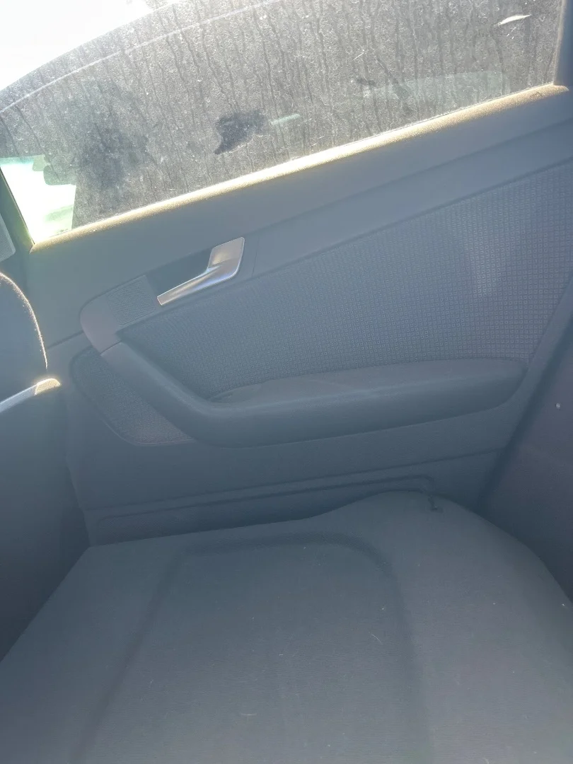 Foto de GUARNECIDO PUERTA TRASERA DERECHA AUDI A3 SPORTBACK (8PA) 1.6 16V FSI (116 CV / 85 KW) referencia 8P4867304 FKZ