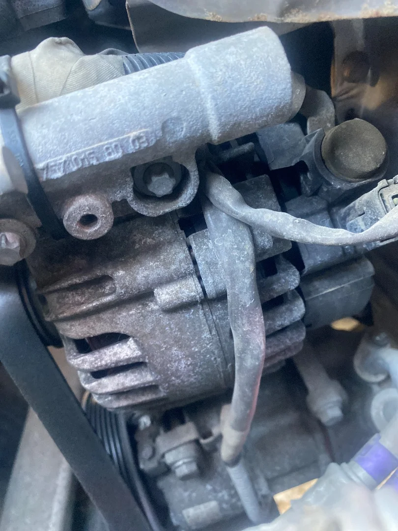 Foto de ALTERNADOR PEUGEOT 3008 1.6 16V (120 CV / 88 KW)