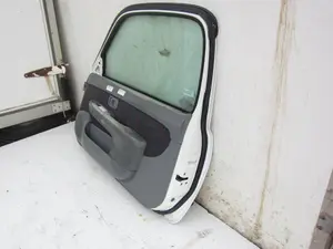 Foto de PUERTA DELANTERA DERECHA NISSAN MICRA (K11) 1.0 16V CAT (54 CV / 40 KW) foto 8