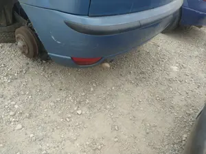 Foto de REFUERZO PARAGOLPES TRASERO FORD FOCUS BERLINA (CAK) 1.8 TDDI Turbodiesel CAT (90 CV / 66 KW)