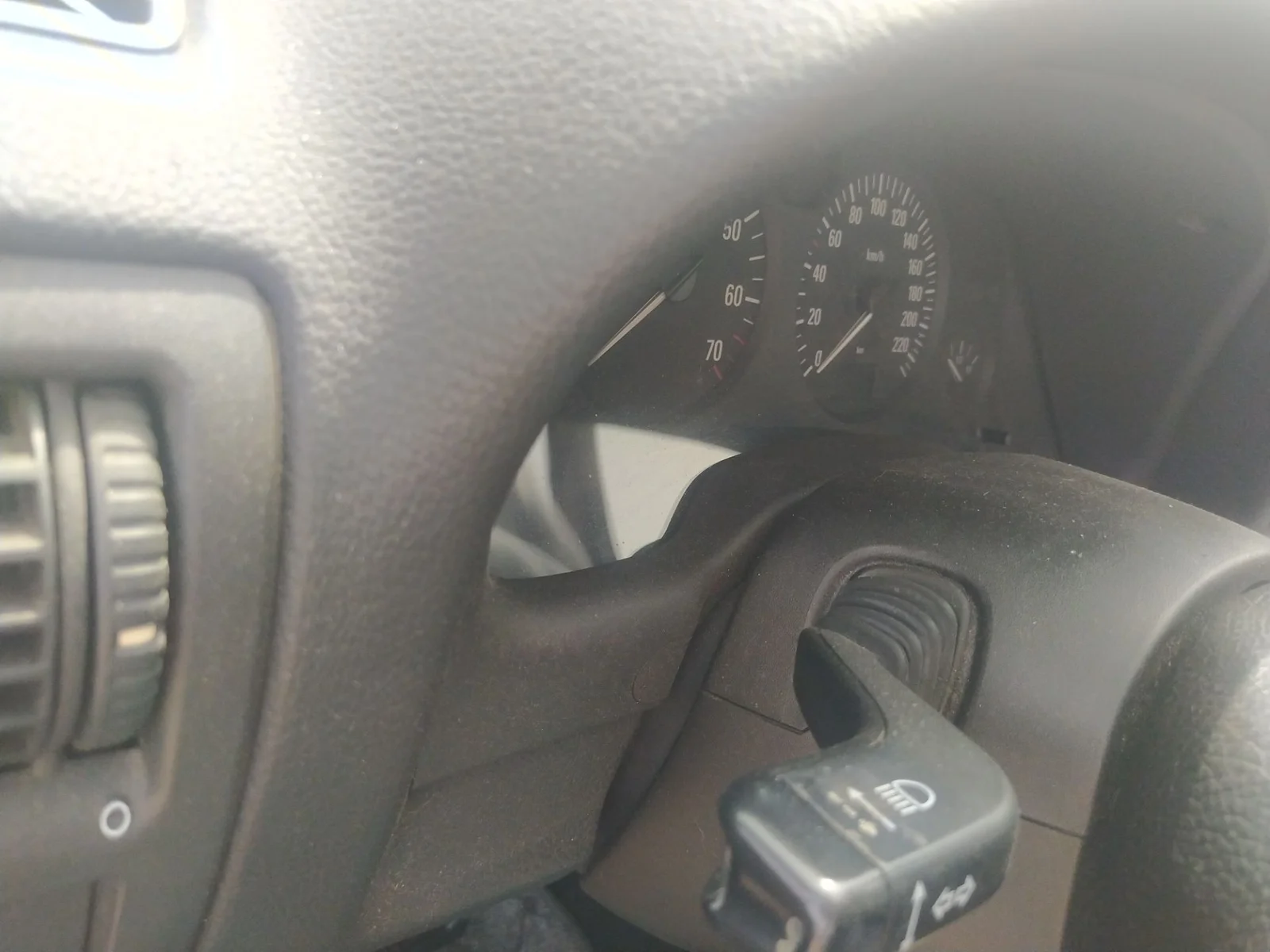 Foto de CUADRO INSTRUMENTOS OPEL ASTRA G BERLINA 1.6 CAT (Z 16 SE / L55) (84 CV / 62 KW)