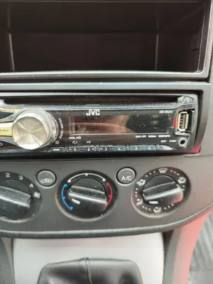Foto de SISTEMA AUDIO / RADIO CD FORD FOCUS C-MAX (CAP)(2003) 1.6 TDCi CAT (109 CV / 80 KW)