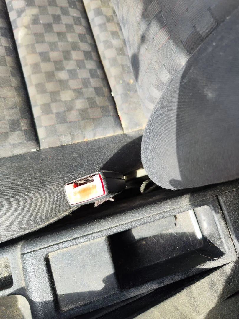 Foto de PRETENSOR AIRBAG DERECHO AUDI A6 BERLINA (4B2) 2.5 V6 24V TDI (180 CV / 132 KW)