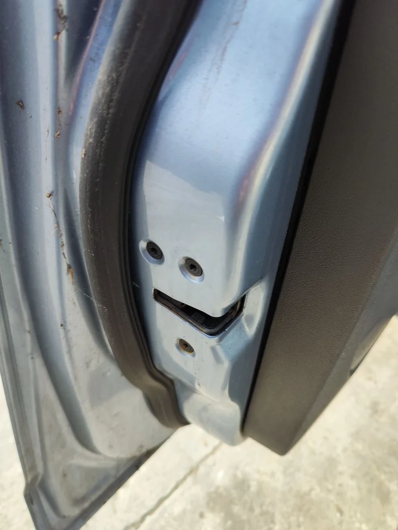 Foto de CERRADURA PUERTA DELANTERA IZQUIERDA FORD FOCUS BERLINA (CAP) 1.8 TDCi Turbodiesel CAT (116 CV / 85 KW)