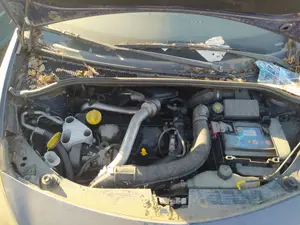 Foto de MOTOR COMPLETO RENAULT CLIO III 1.5 dCi Diesel CAT (86 CV / 63 KW) referencia 7701476906