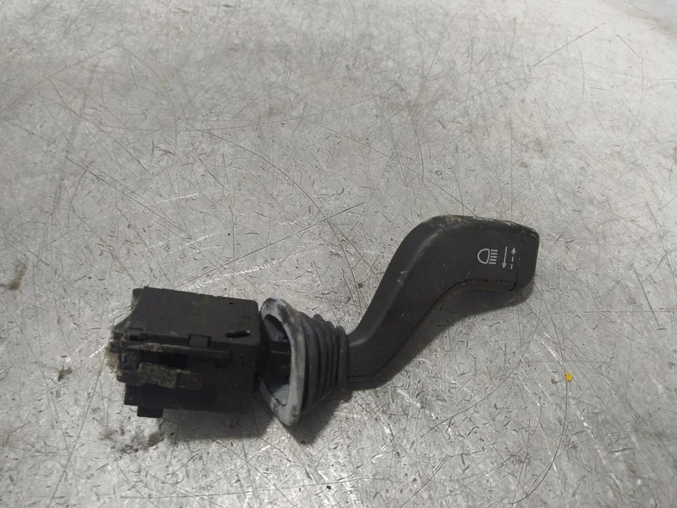 Foto de MANDO INTERMITENTES OPEL MERIVA 1.7 16V DTI CAT (Y 17 DT / LR6) (75 CV / 55 KW) referencia 09185413