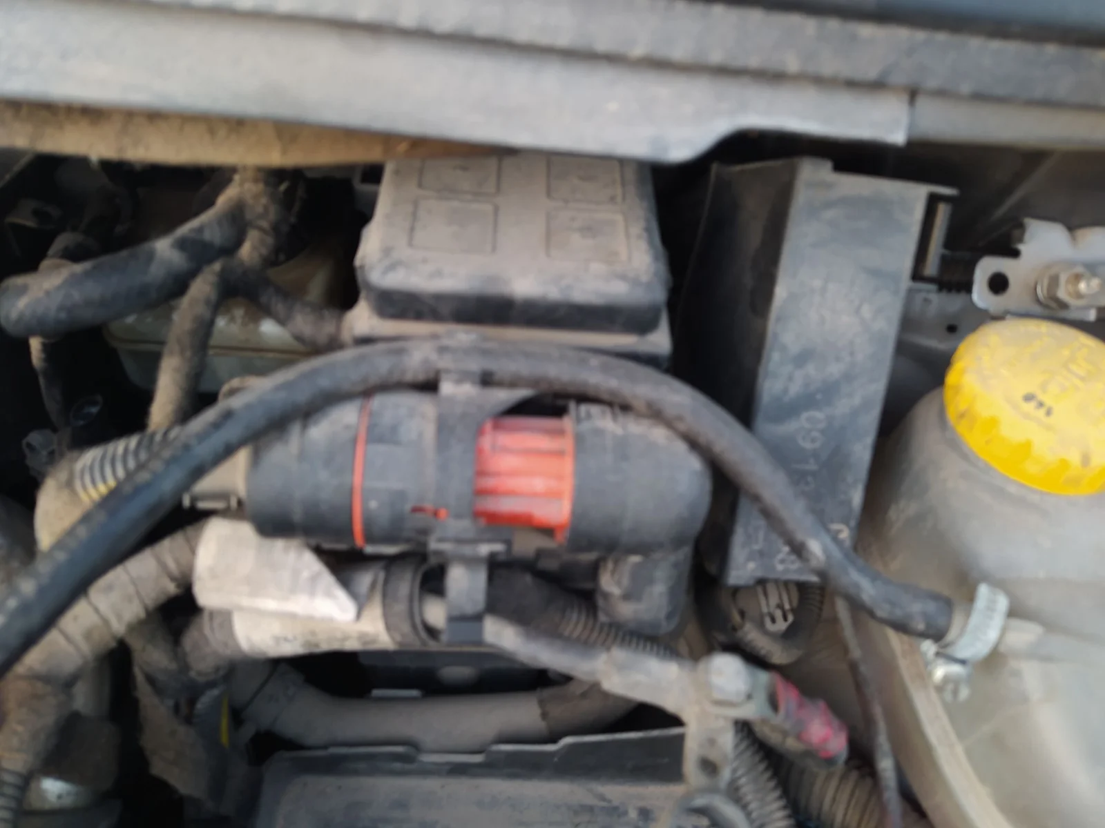 Foto de CAJA RELES / FUSIBLES OPEL ZAFIRA A 2.0 DTI (101 CV / 74 KW)