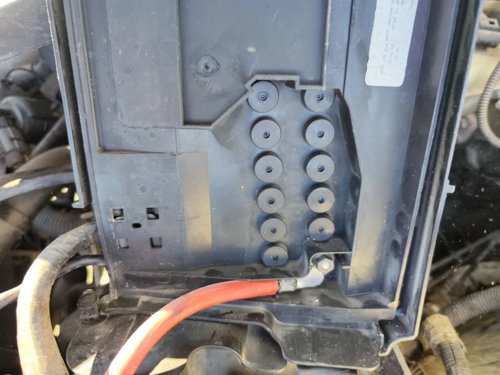 Foto de CAJA RELES / FUSIBLES SEAT CORDOBA BERLINA (6L2) 1.4 16V (75 CV / 55 KW)