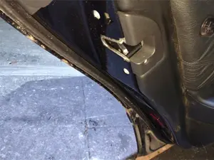 Foto de CERRADURA PUERTA TRASERA IZQUIERDA MERCEDES-BENZ CLASE S (BM 220) BERLINA