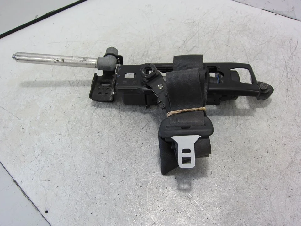 Foto de CINTURON SEGURIDAD DELANTERO DERECHO VOLVO S40 BERLINA 2.5 20V Turbo CAT (220 CV / 162 KW) referencia 3039014428