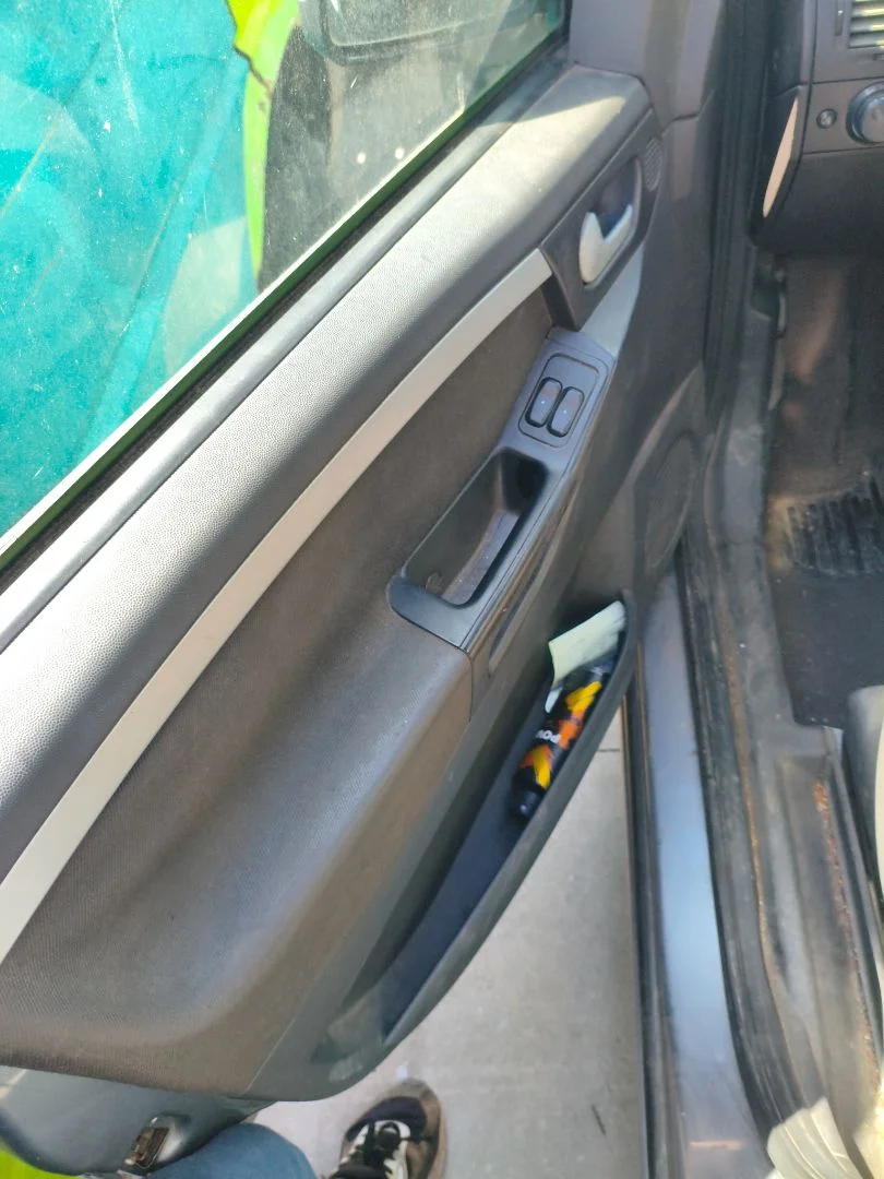 Foto de GUARNECIDO PUERTA DELANTERA IZQUIERDA OPEL MERIVA 1.7 16V DTI CAT (Y 17 DT / LR6) (75 CV / 55 KW) referencia 13123539